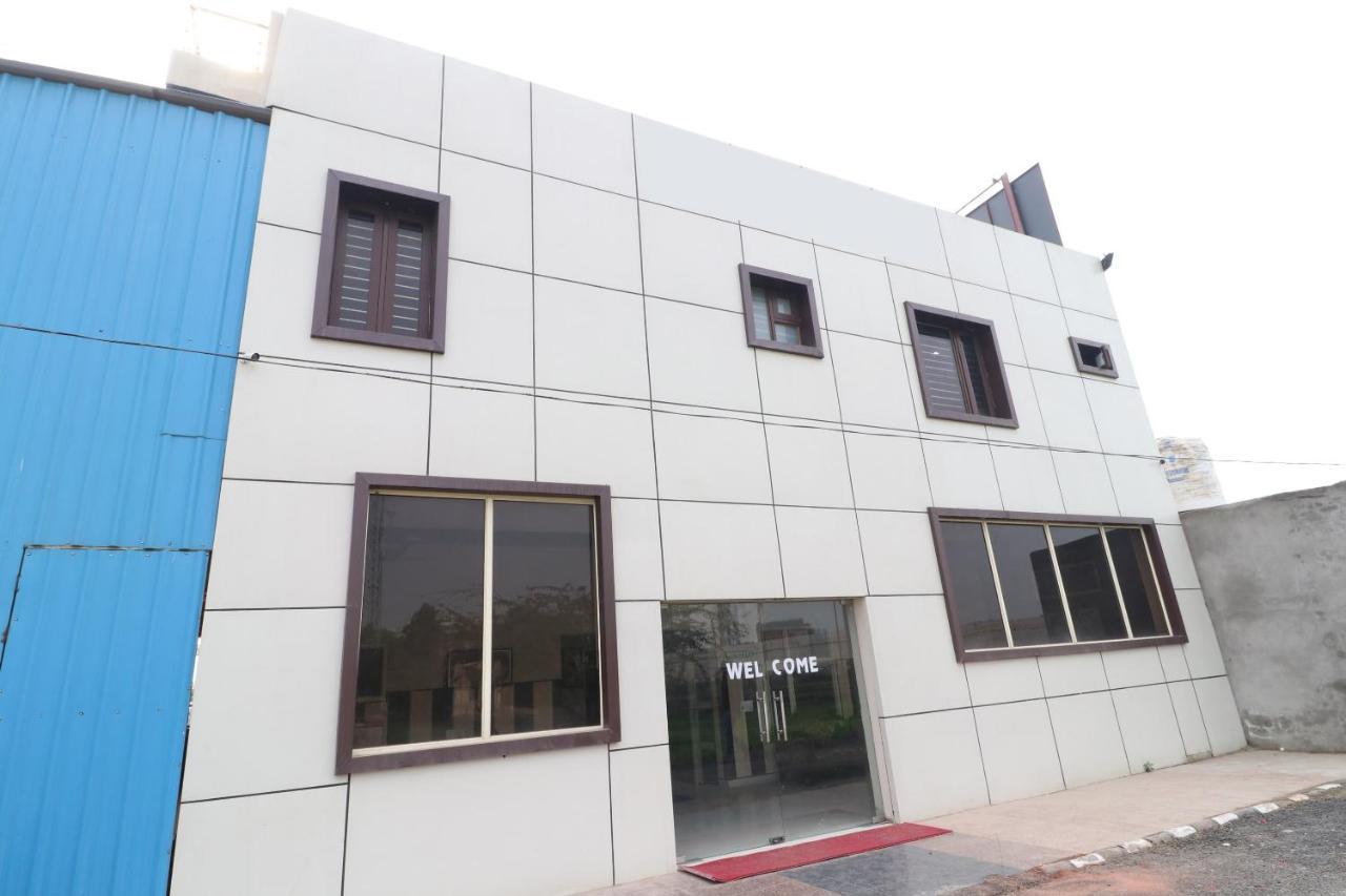 فندق أو واي أو 28338 نيو لايف Banur المظهر الخارجي الصورة